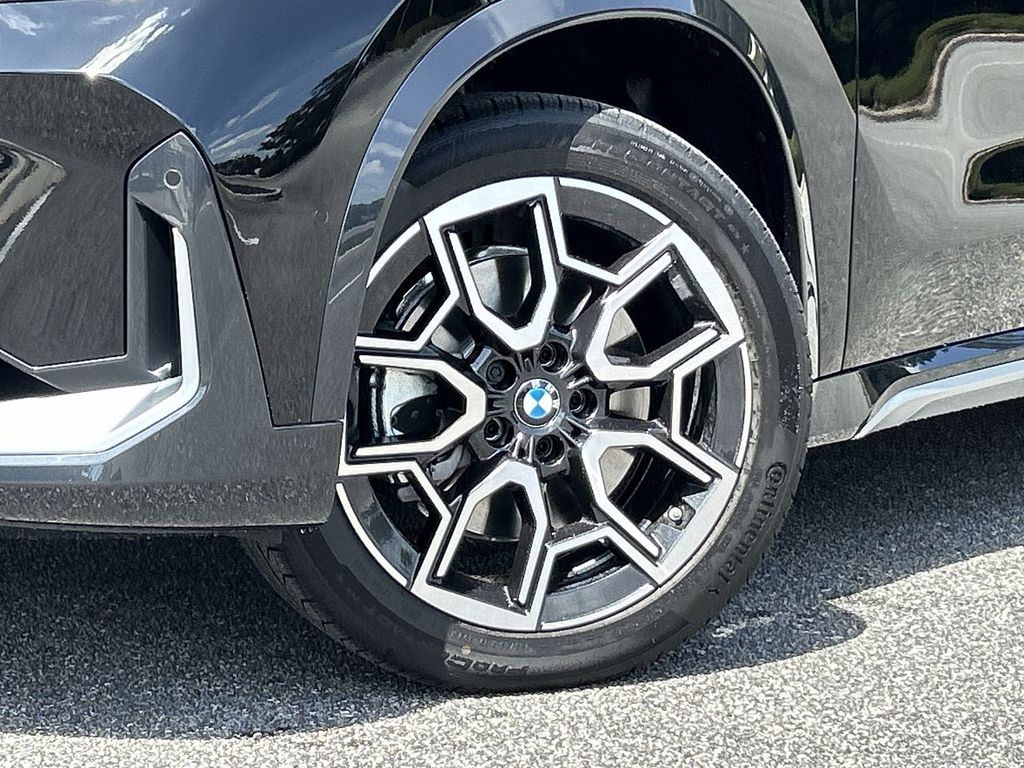 2025 BMW X1 xDrive28i Image 12 of 30