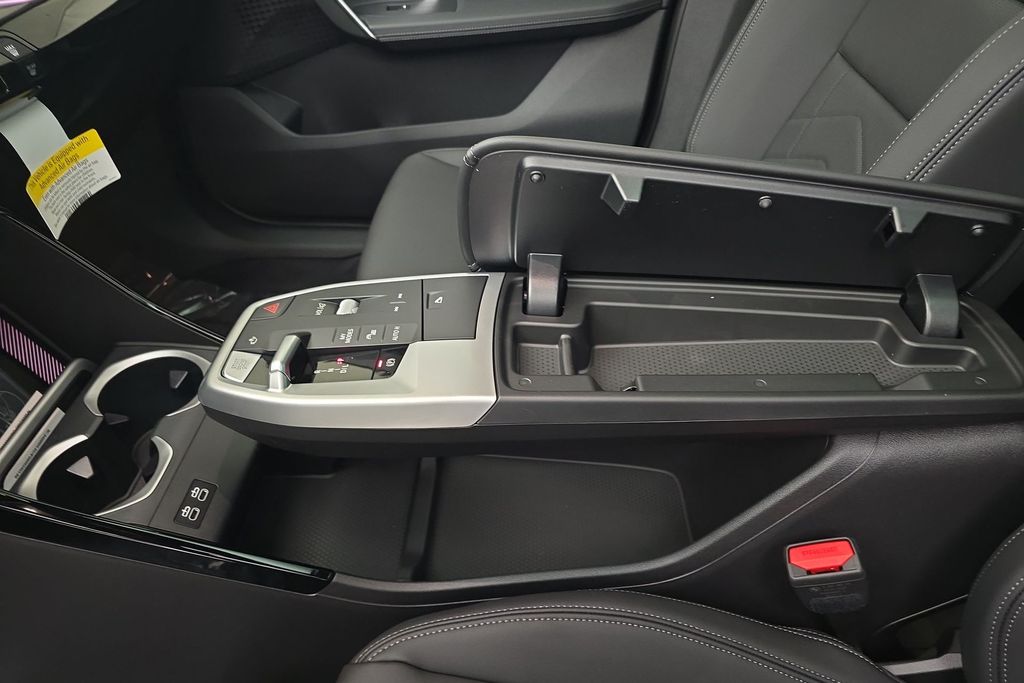 Vehicle image 22 of 30