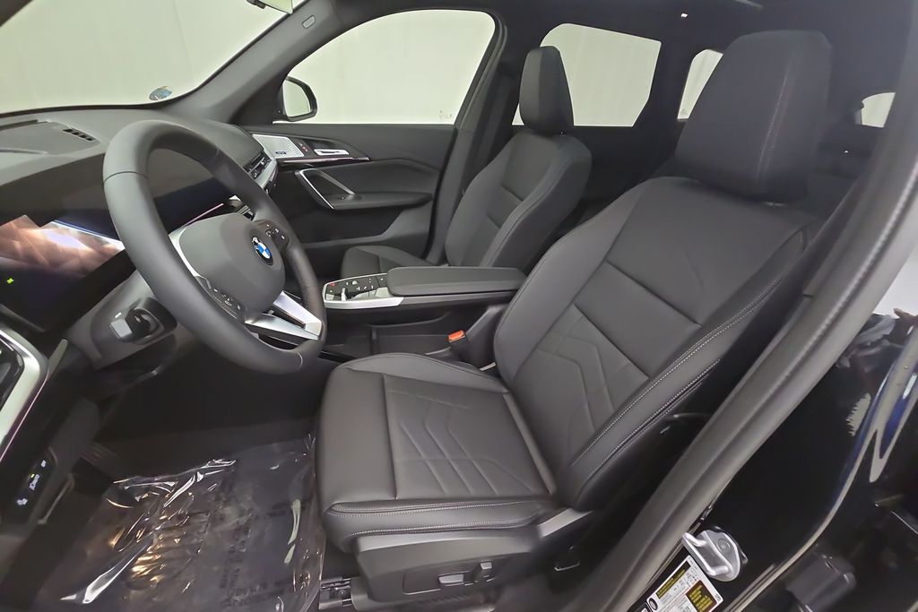 Vehicle image 12 of 30