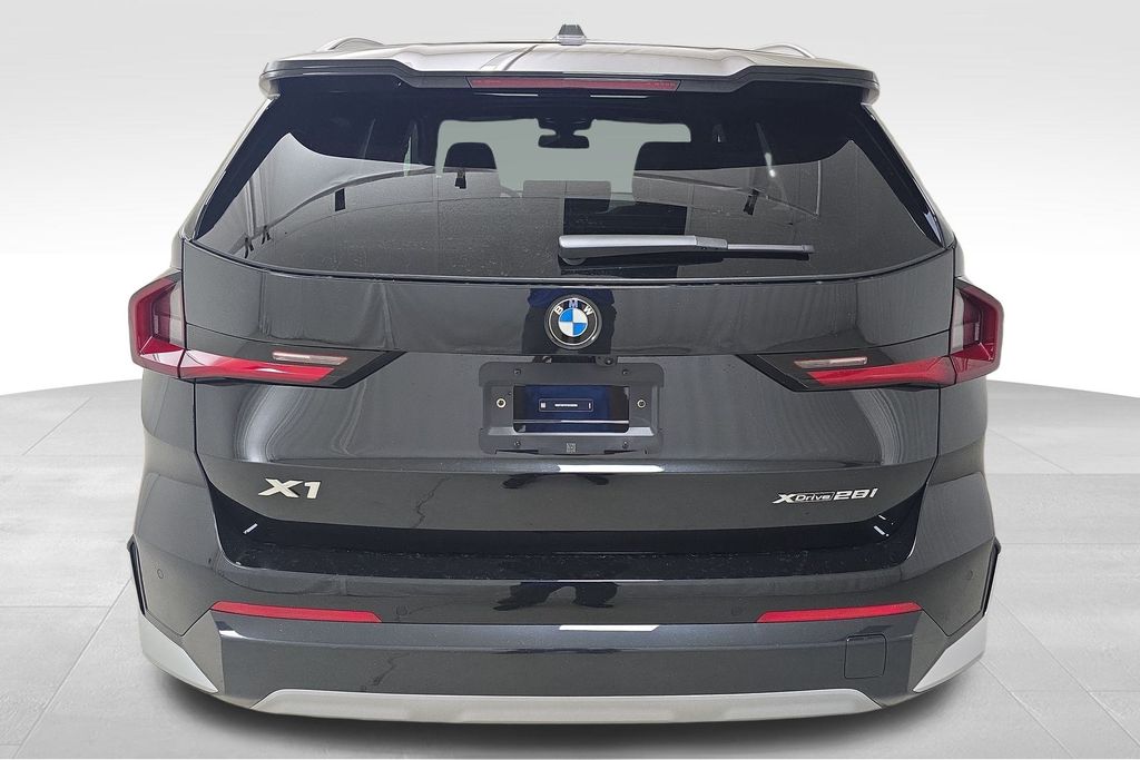 Vehicle image 7 of 30