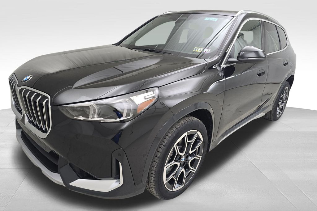 Vehicle image 2 of 30
