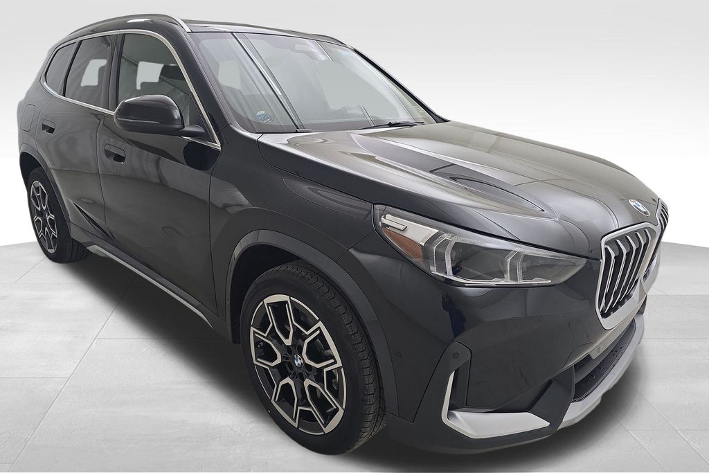 Vehicle image 4 of 30