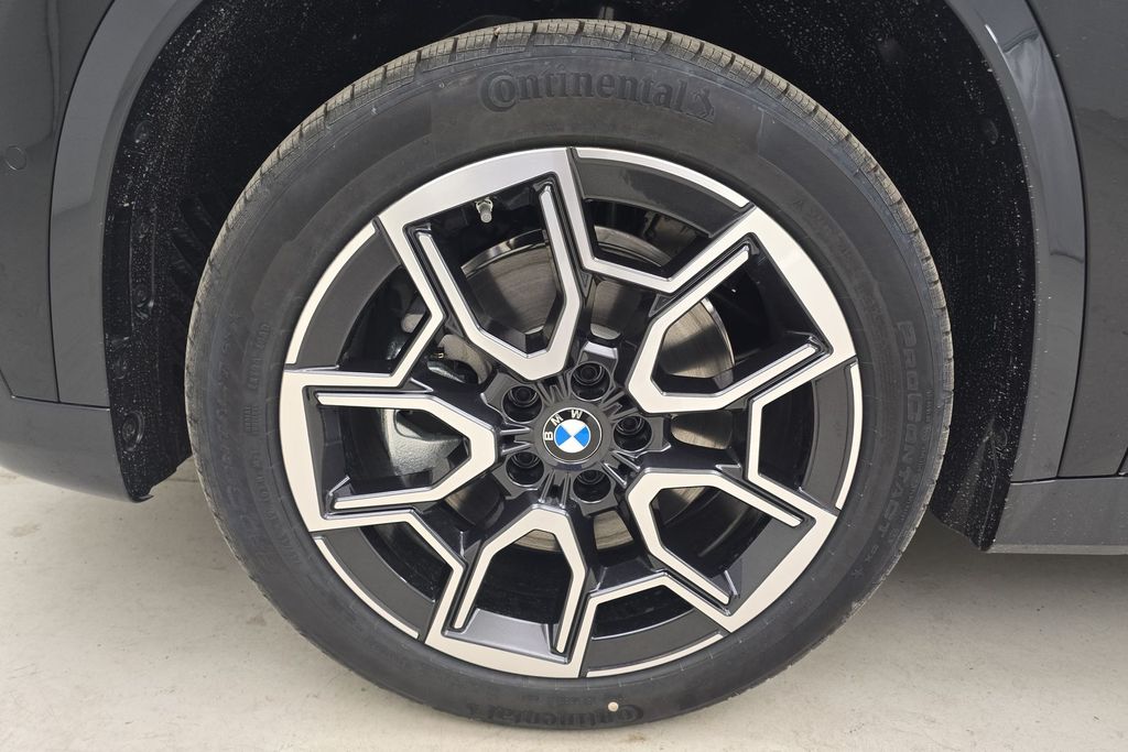 Vehicle image 11 of 30