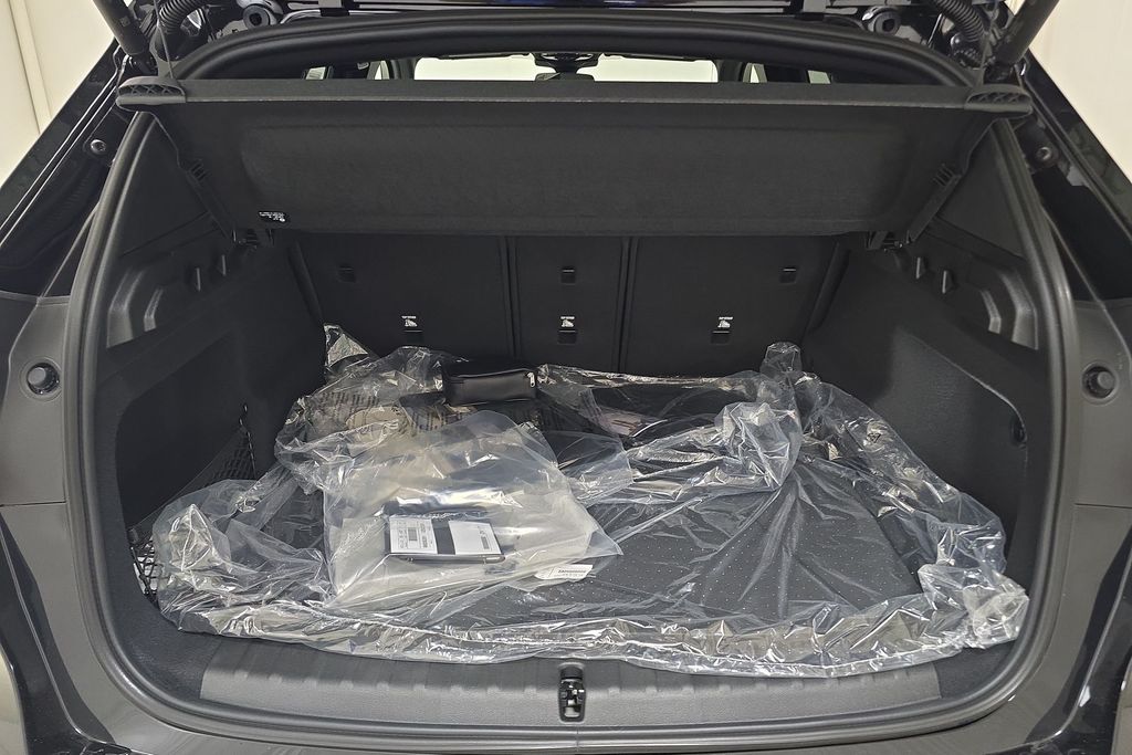Vehicle image 27 of 30