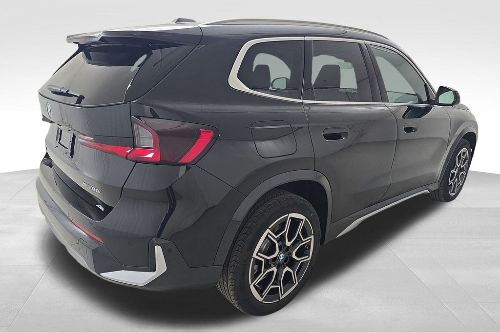 Vehicle image 6 of 30