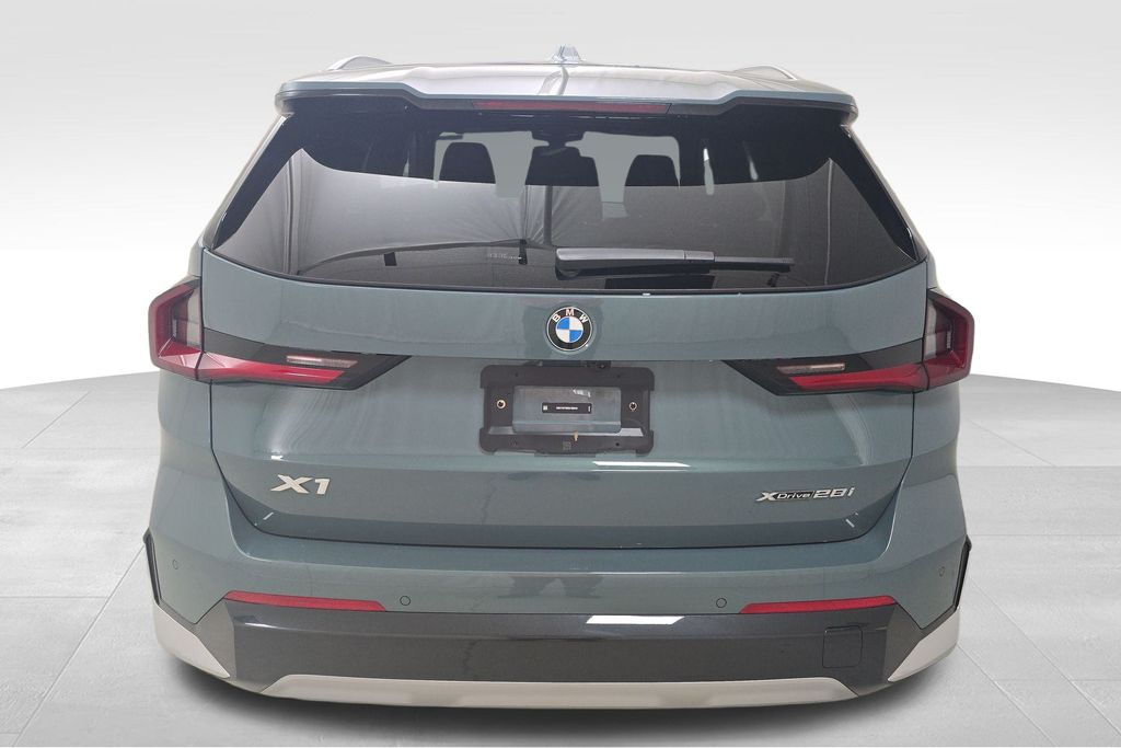 Vehicle image 7 of 30