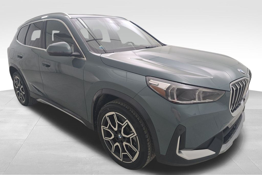 Vehicle image 4 of 30