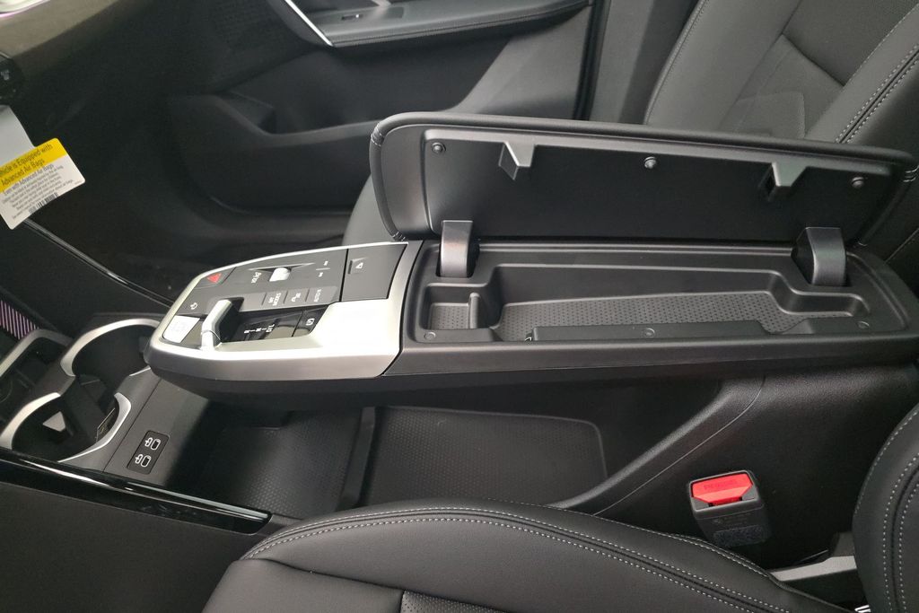 Vehicle image 22 of 30