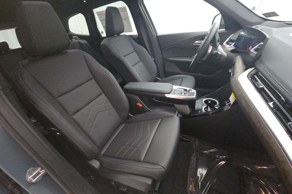 Vehicle image 29 of 30