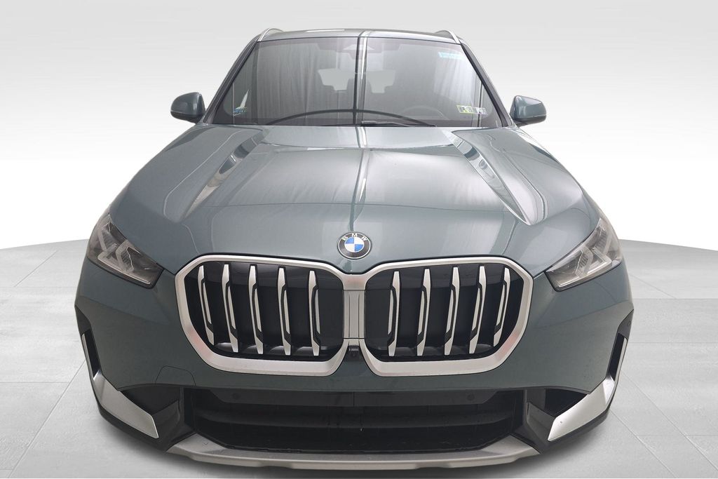 Vehicle image 3 of 30