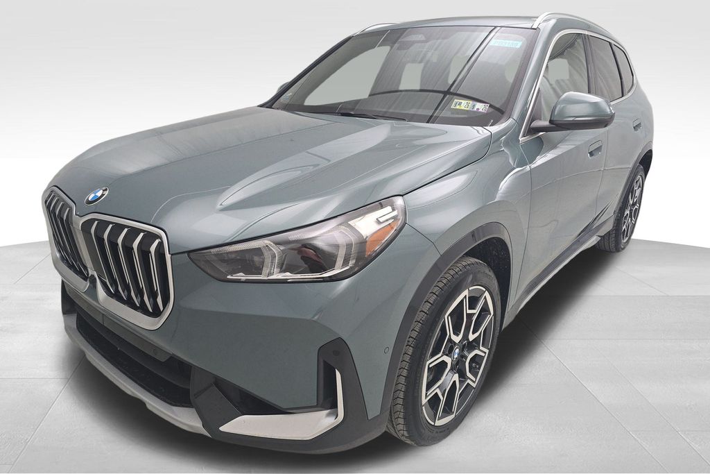 Vehicle image 2 of 30