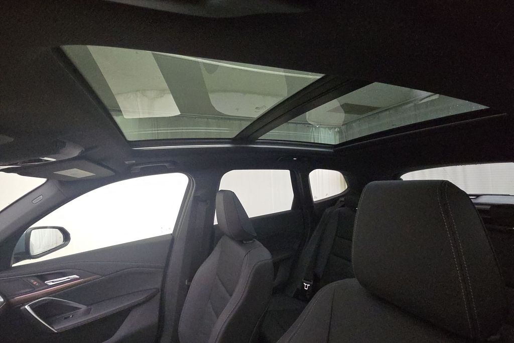 Vehicle image 23 of 30