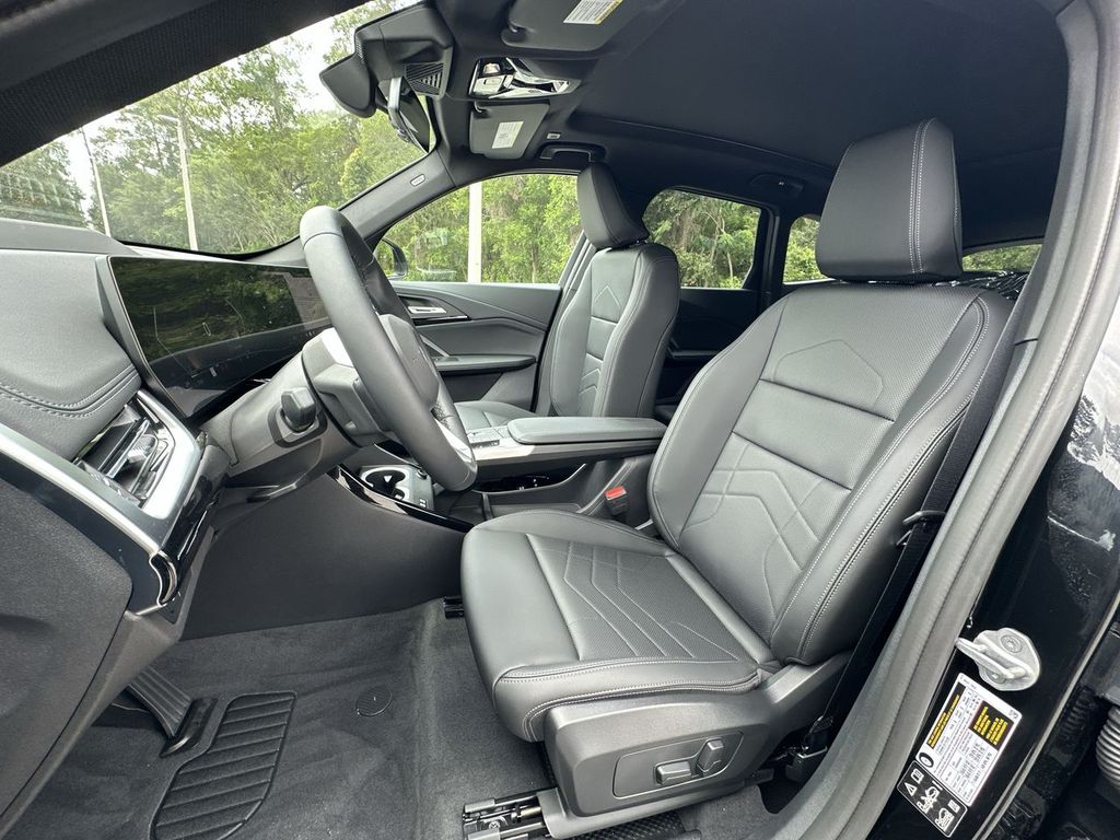 2025 BMW X1 xDrive28i Image 17 of 30