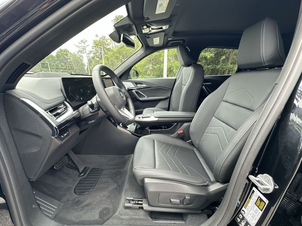 2025 BMW X1 xDrive28i Image 16 of 30
