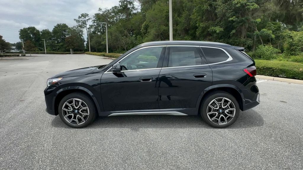 2025 BMW X1 xDrive28i Image 10 of 30
