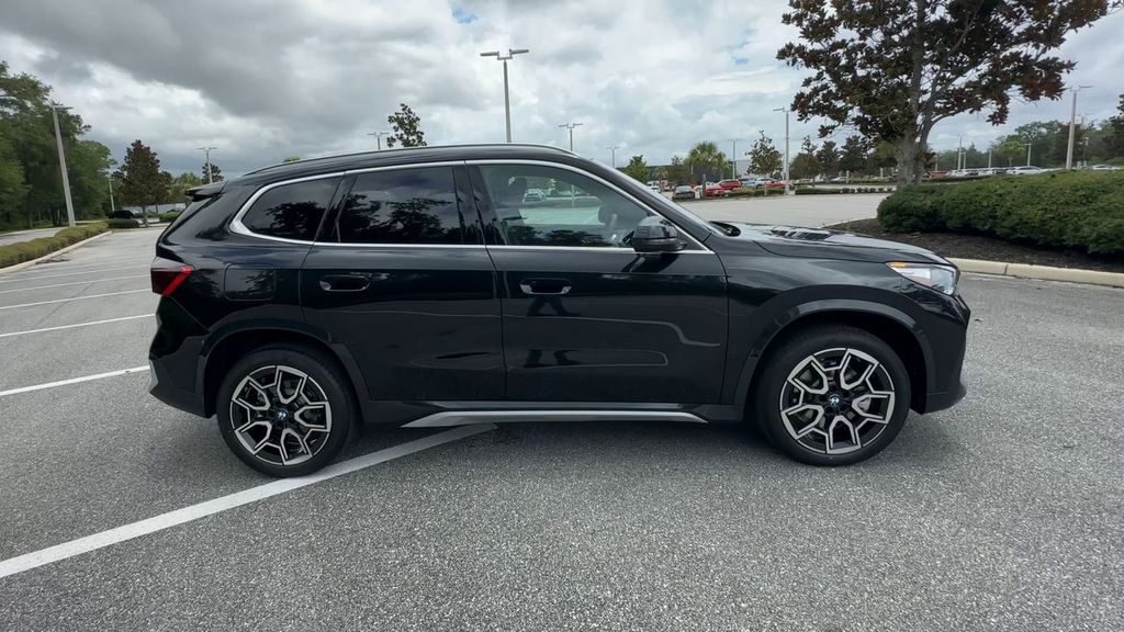 2025 BMW X1 xDrive28i Image 5 of 30