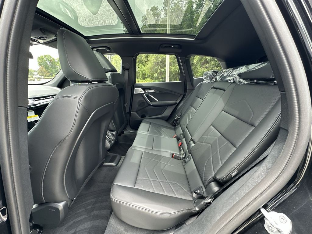 2025 BMW X1 xDrive28i Image 18 of 30