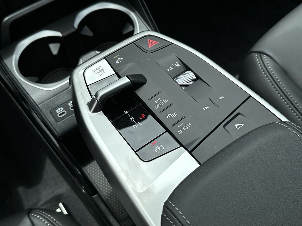 2025 BMW X1 xDrive28i Image 29 of 30