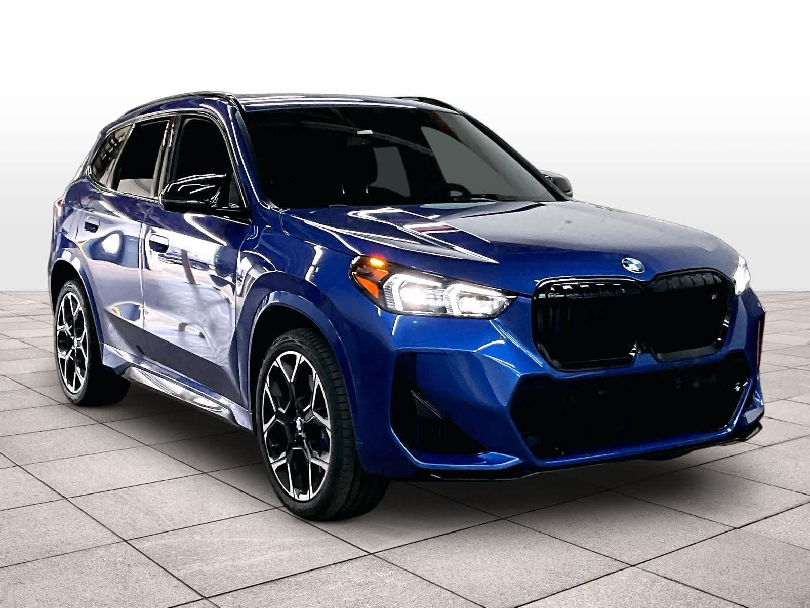 2025 BMW X1 M35i Image 3 of 34