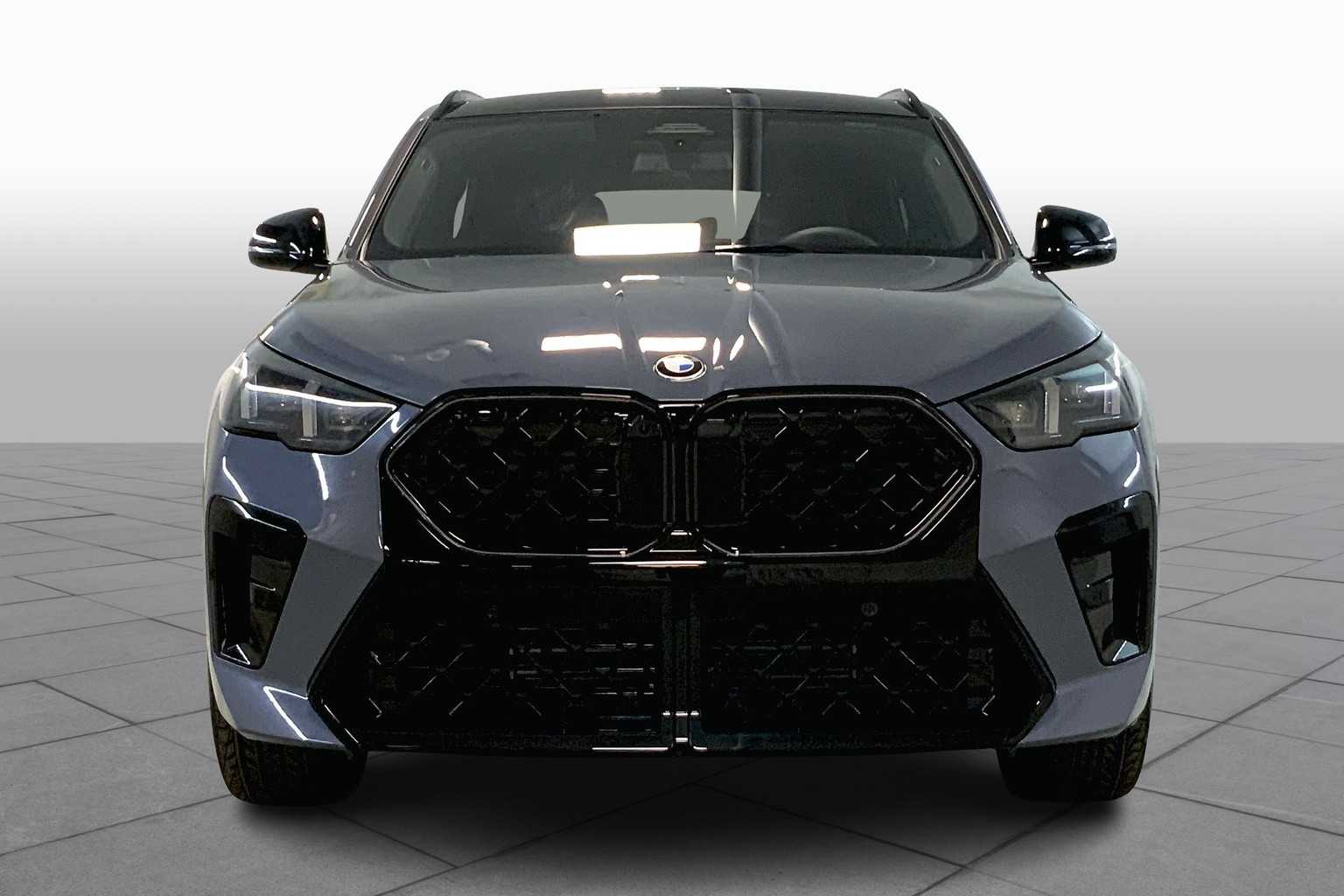 Vehicle image 2 of 22
