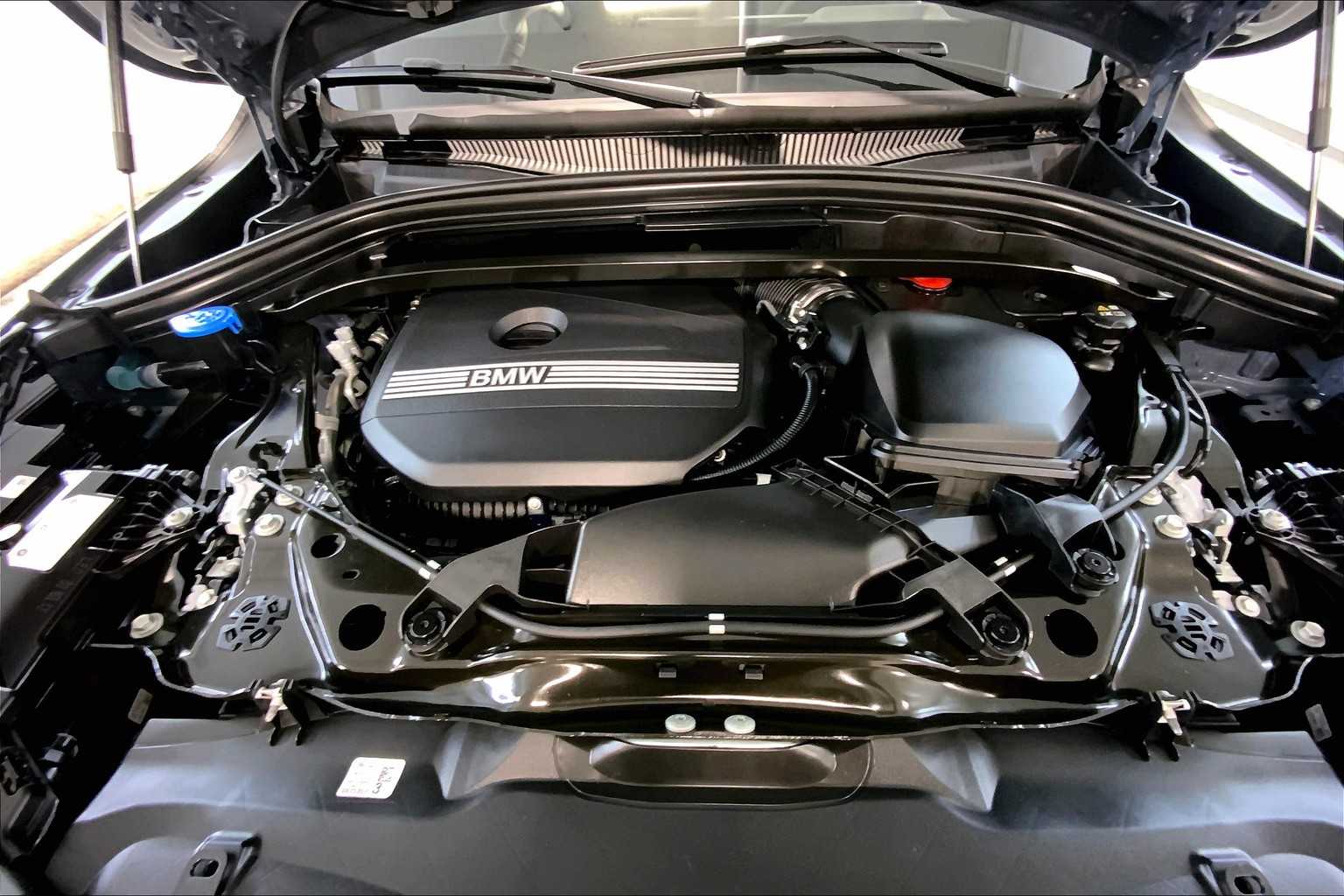 Vehicle image 16 of 22