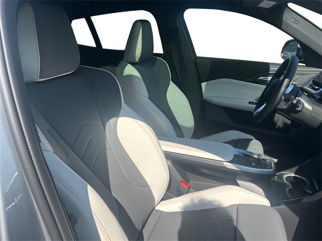 2025 BMW X2 xDrive28i Image 13 of 25