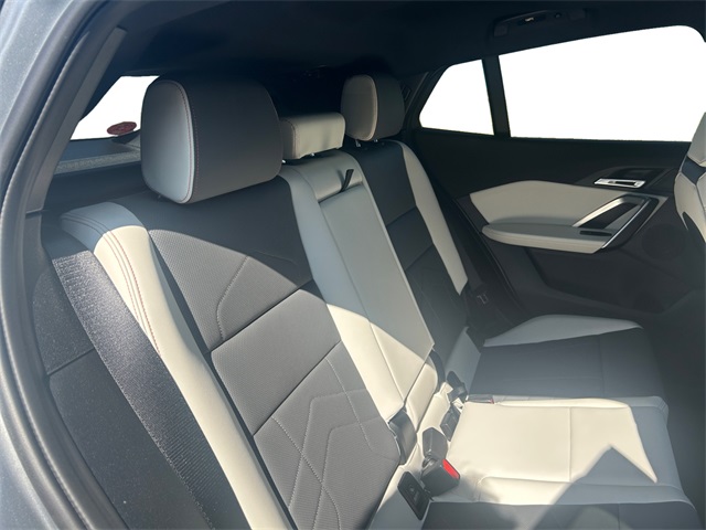 2025 BMW X2 xDrive28i Image 15 of 25