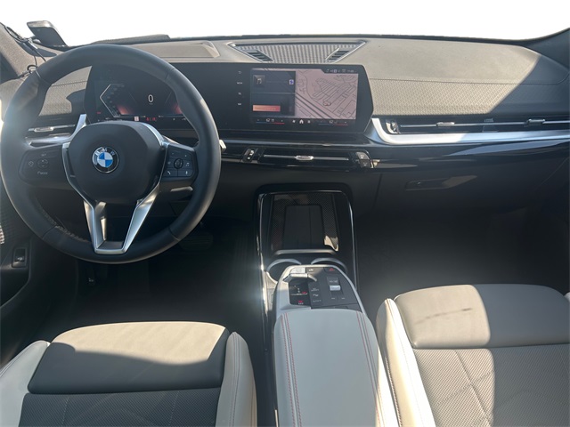 2025 BMW X2 xDrive28i Image 17 of 25