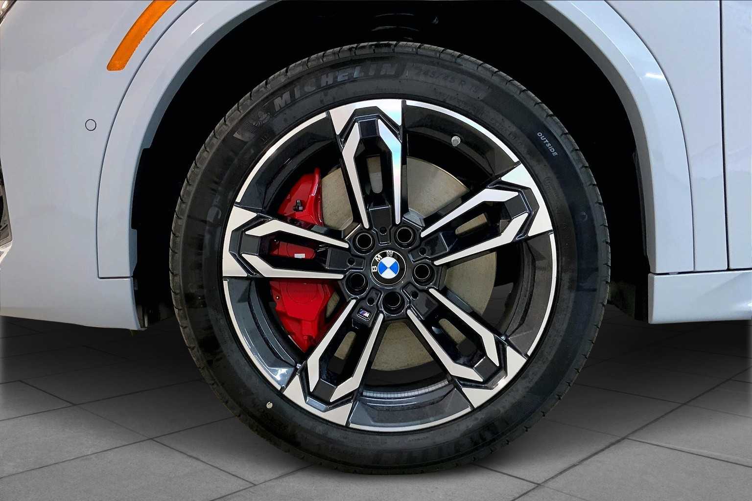Vehicle image 12 of 22