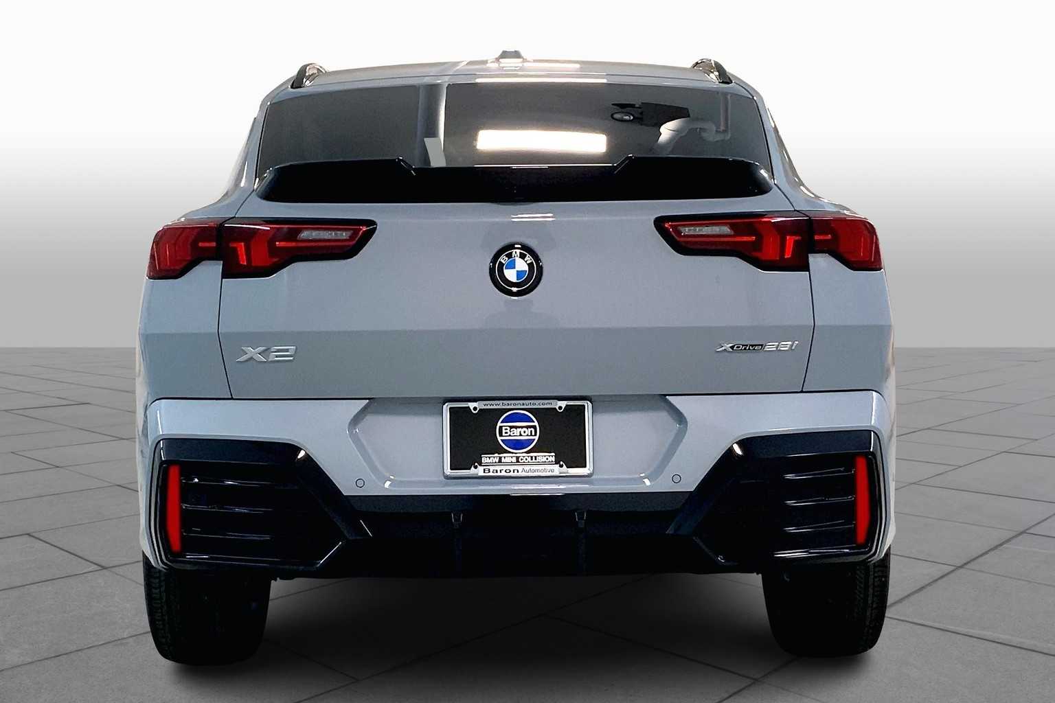 Vehicle image 5 of 22