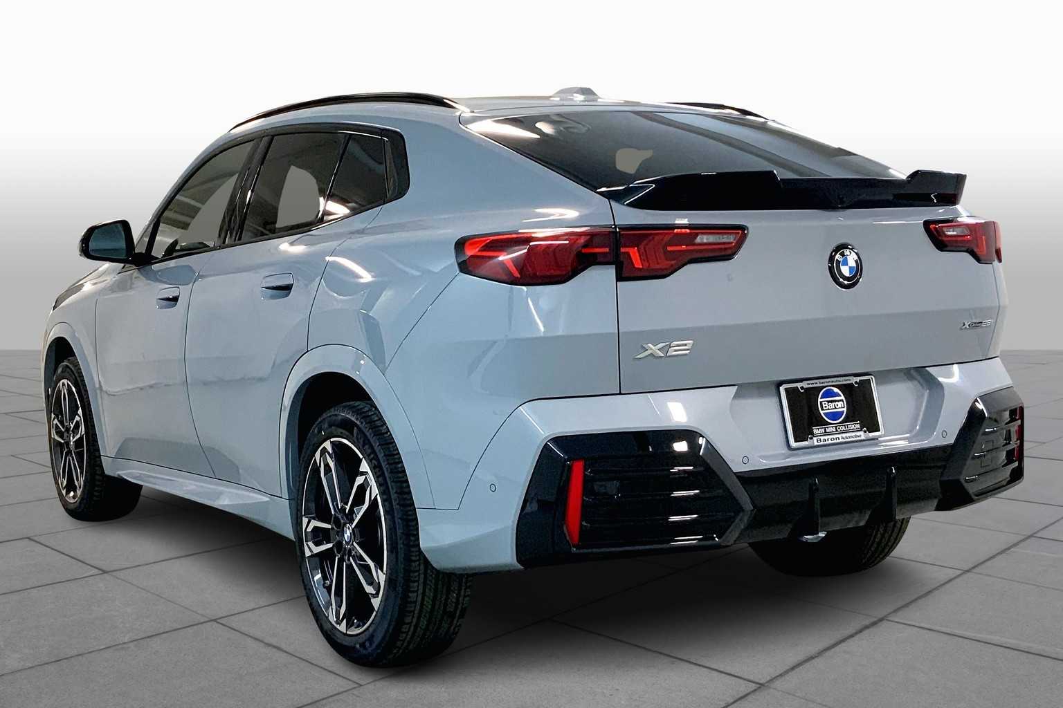 Vehicle image 4 of 22