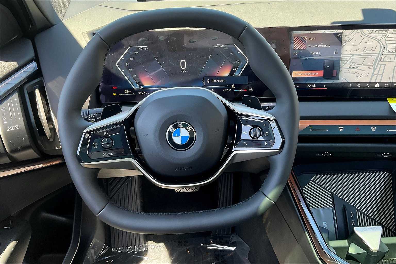 Vehicle image 17 of 32