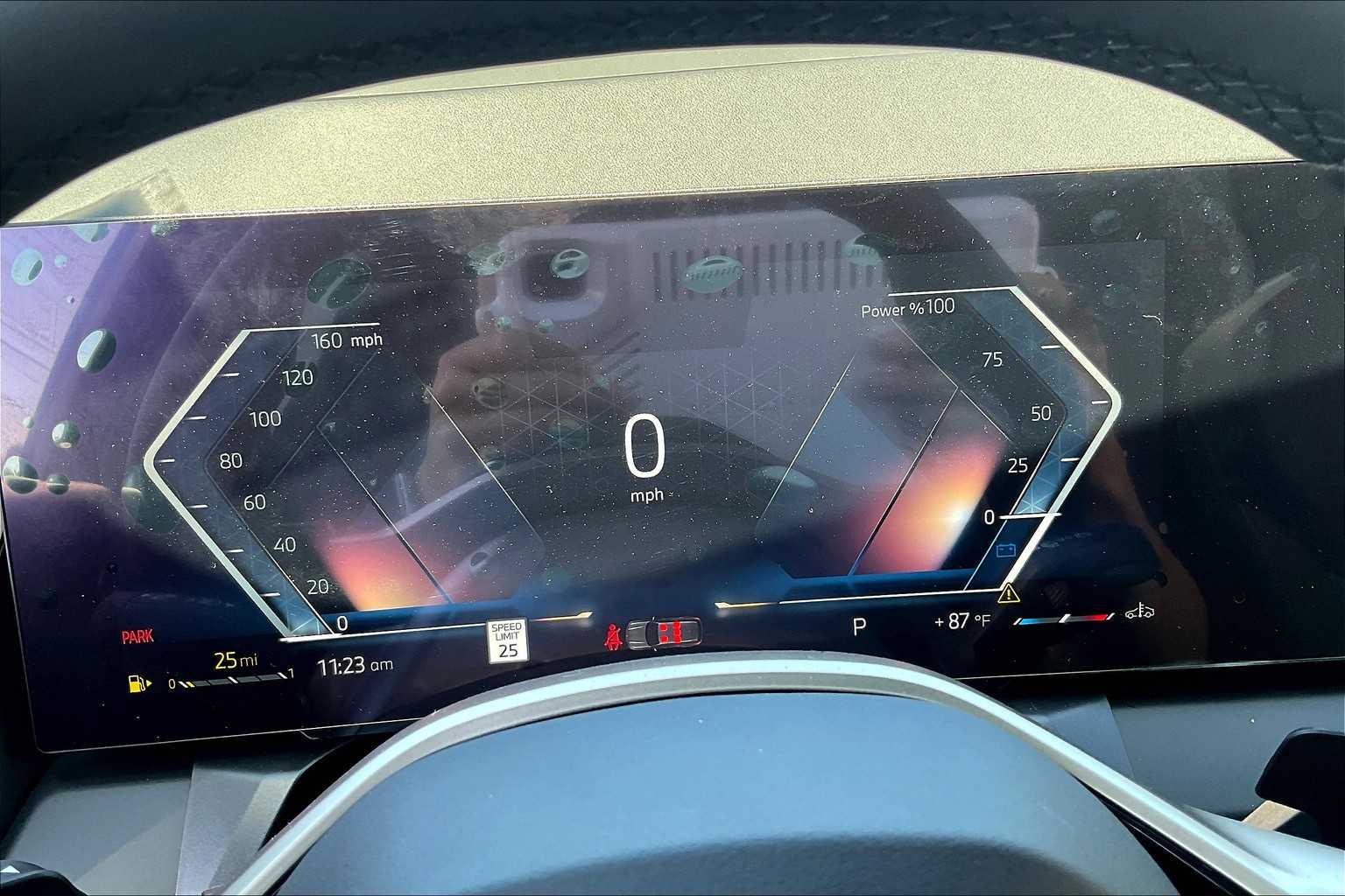 Vehicle image 20 of 32