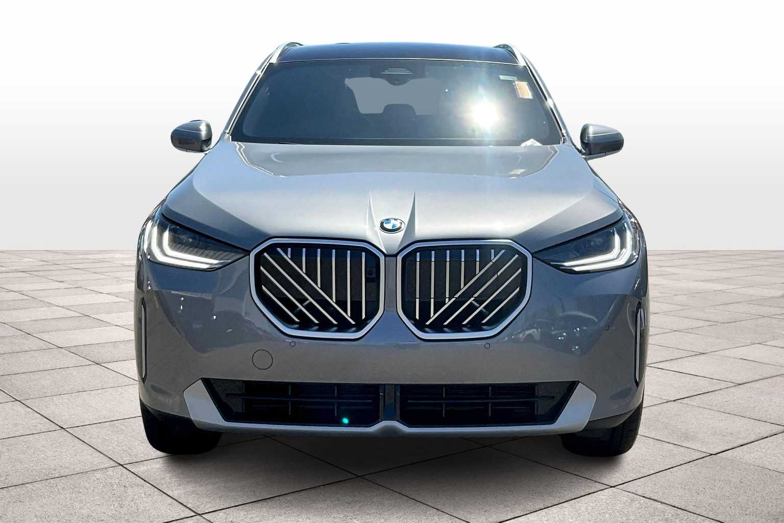 Vehicle image 2 of 32