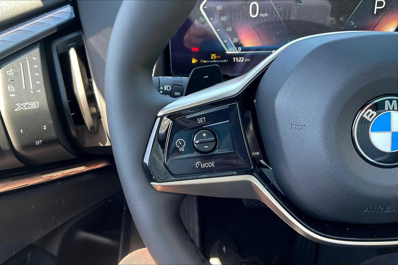 Vehicle image 18 of 32