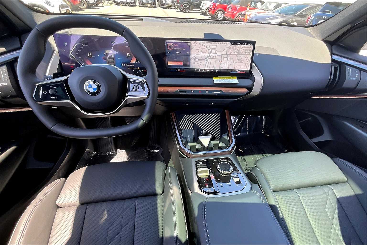 Vehicle image 9 of 32