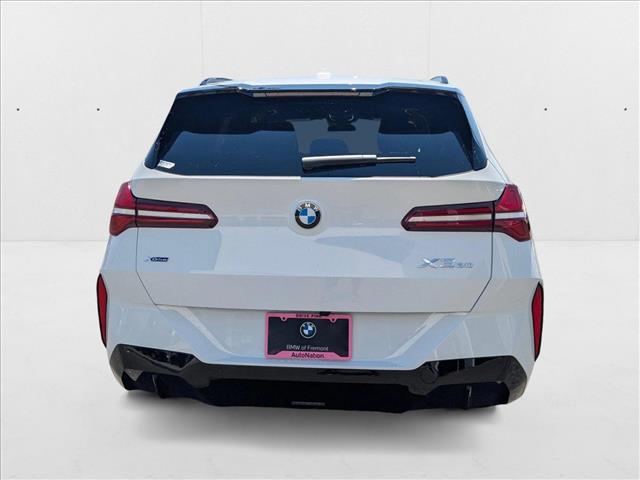 Vehicle image 4 of 18