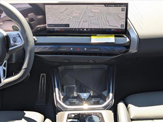 Vehicle image 14 of 18