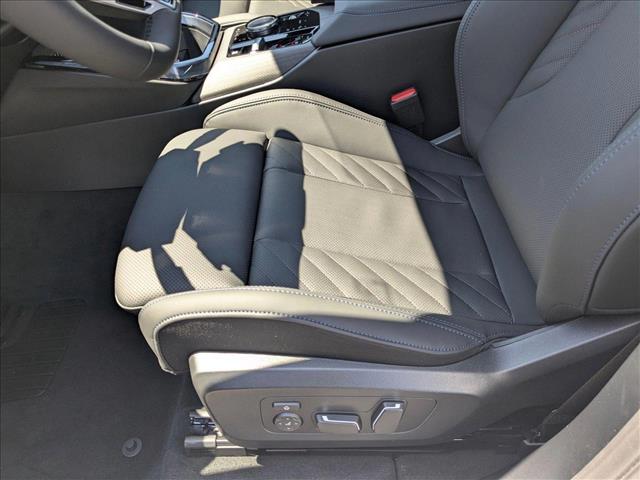 Vehicle image 18 of 18