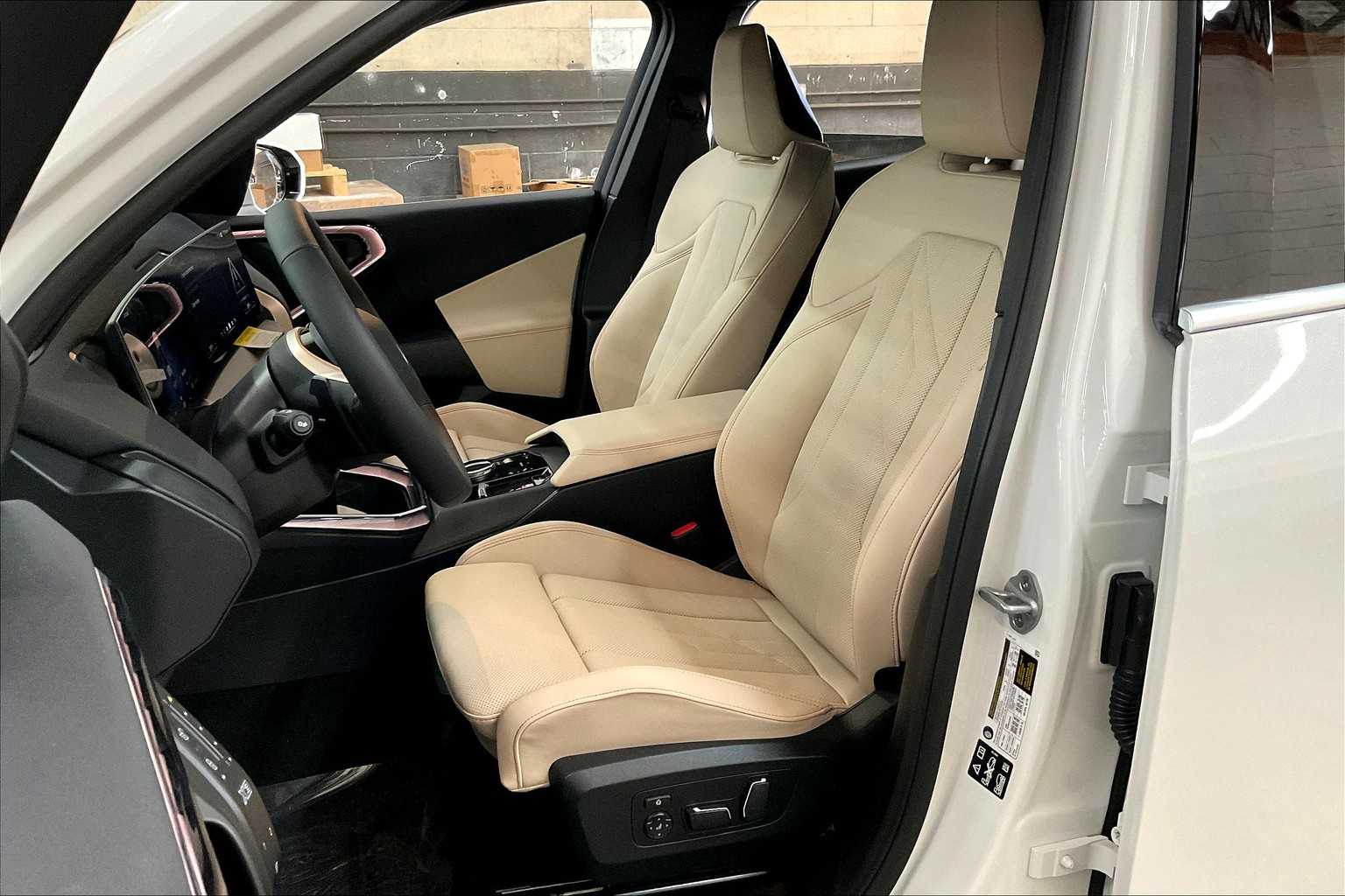 Vehicle image 12 of 34