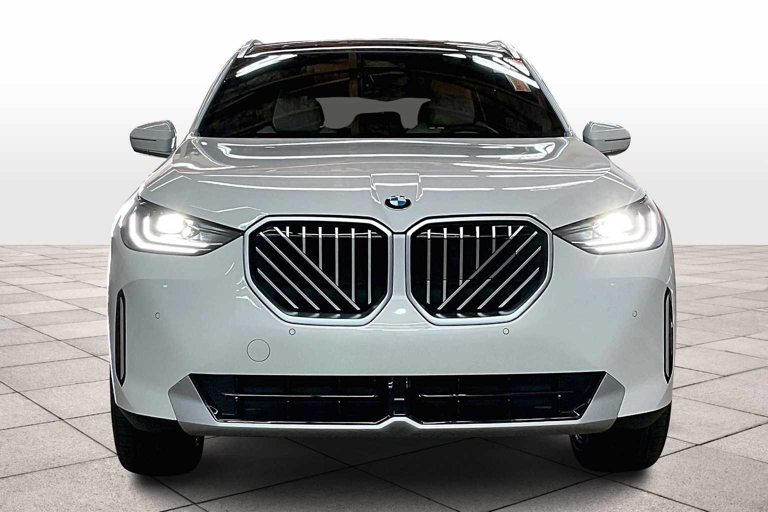 Vehicle image 2 of 34