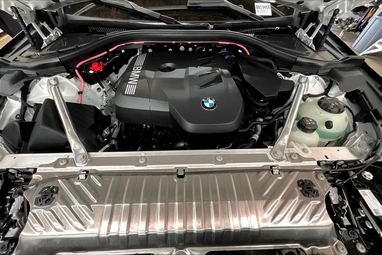 Vehicle image 14 of 34