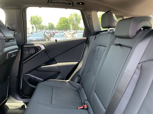 Vehicle image 14 of 37