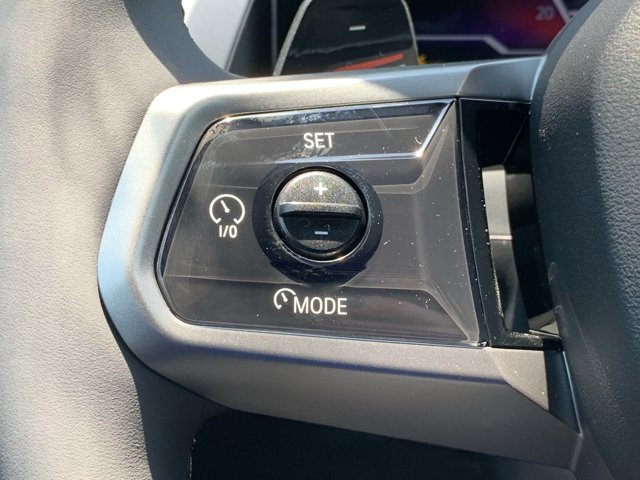 Vehicle image 35 of 37
