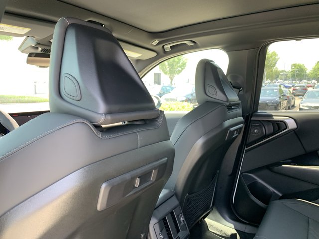 Vehicle image 16 of 37