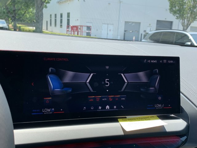 Vehicle image 26 of 37