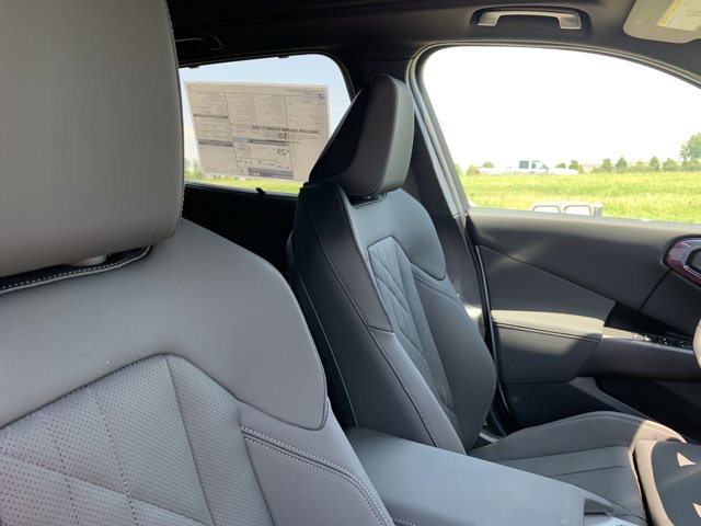 Vehicle image 15 of 37