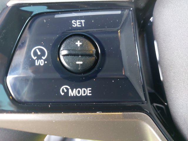 Vehicle image 21 of 39