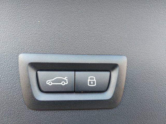 Vehicle image 30 of 39
