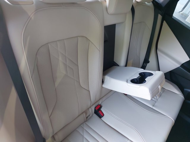 Vehicle image 15 of 39